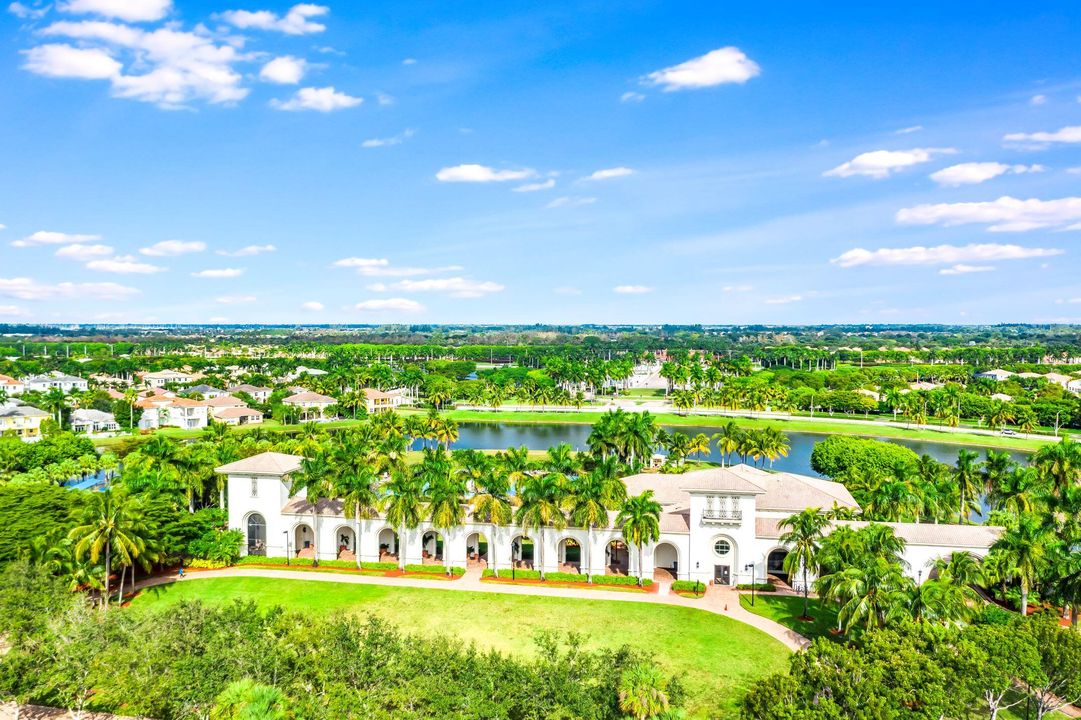 For Sale: $1,850,000 (5 beds, 5 baths, 5359 Square Feet)