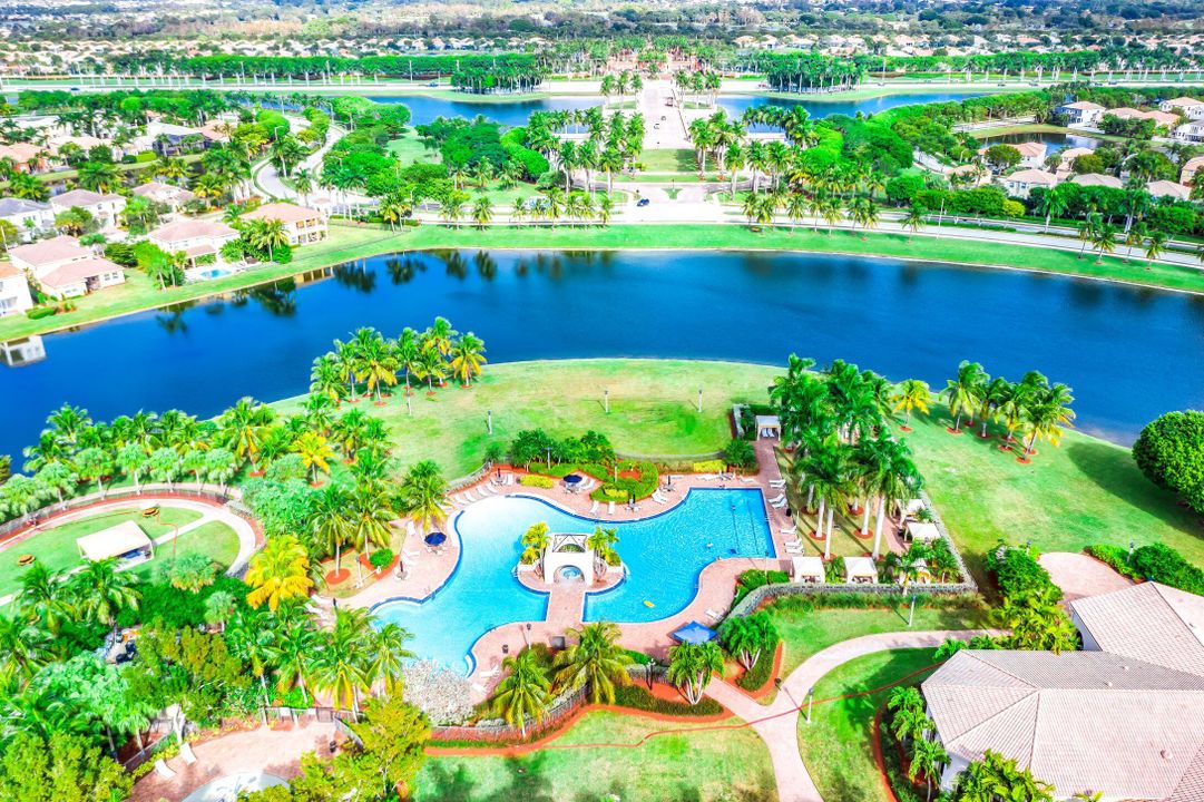 For Sale: $1,850,000 (5 beds, 5 baths, 5359 Square Feet)