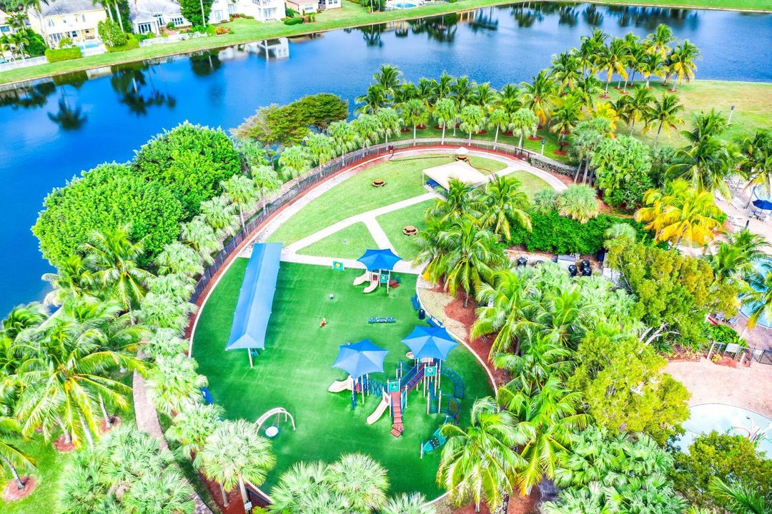 For Sale: $1,850,000 (5 beds, 5 baths, 5359 Square Feet)