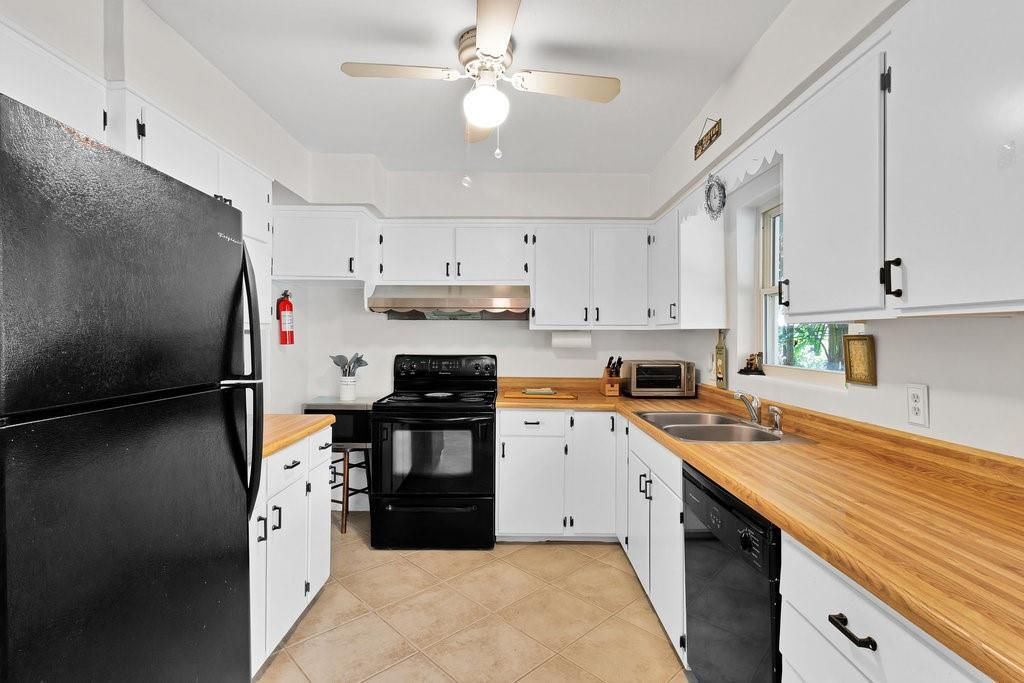 待售: $425,000 (2 贝兹, 2 浴室, 1292 平方英尺)