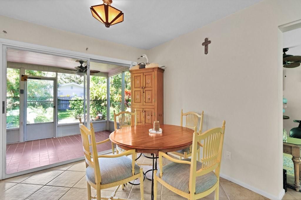 待售: $425,000 (2 贝兹, 2 浴室, 1292 平方英尺)