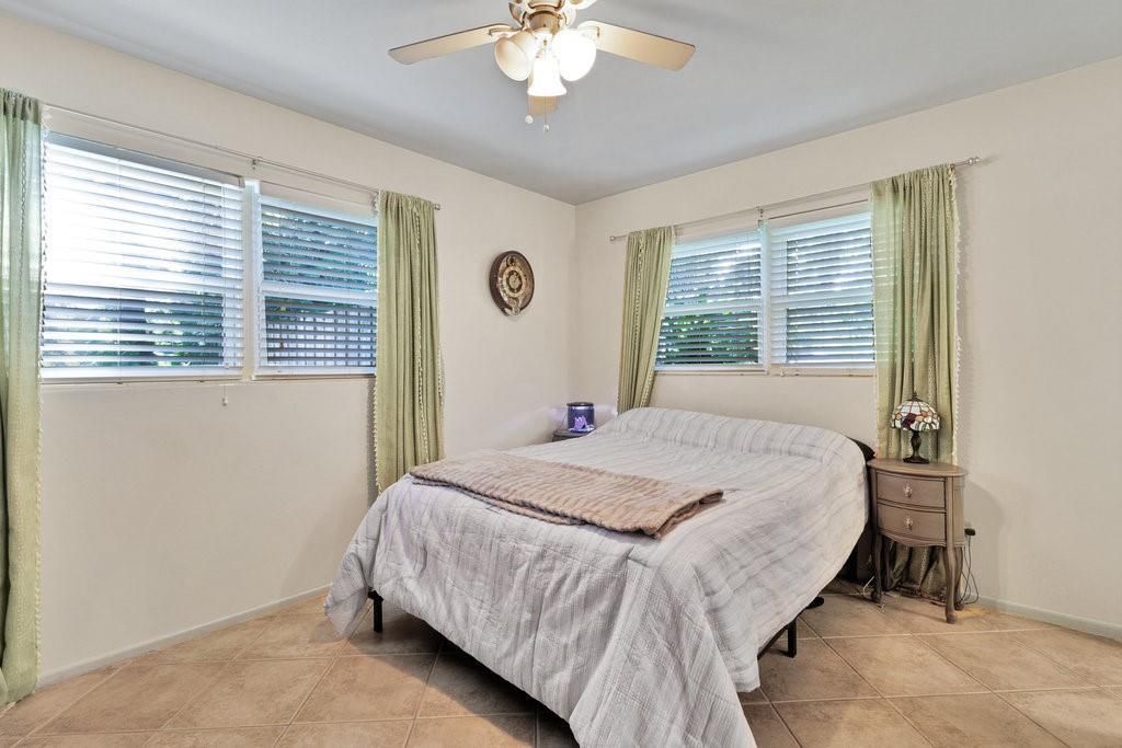 待售: $425,000 (2 贝兹, 2 浴室, 1292 平方英尺)