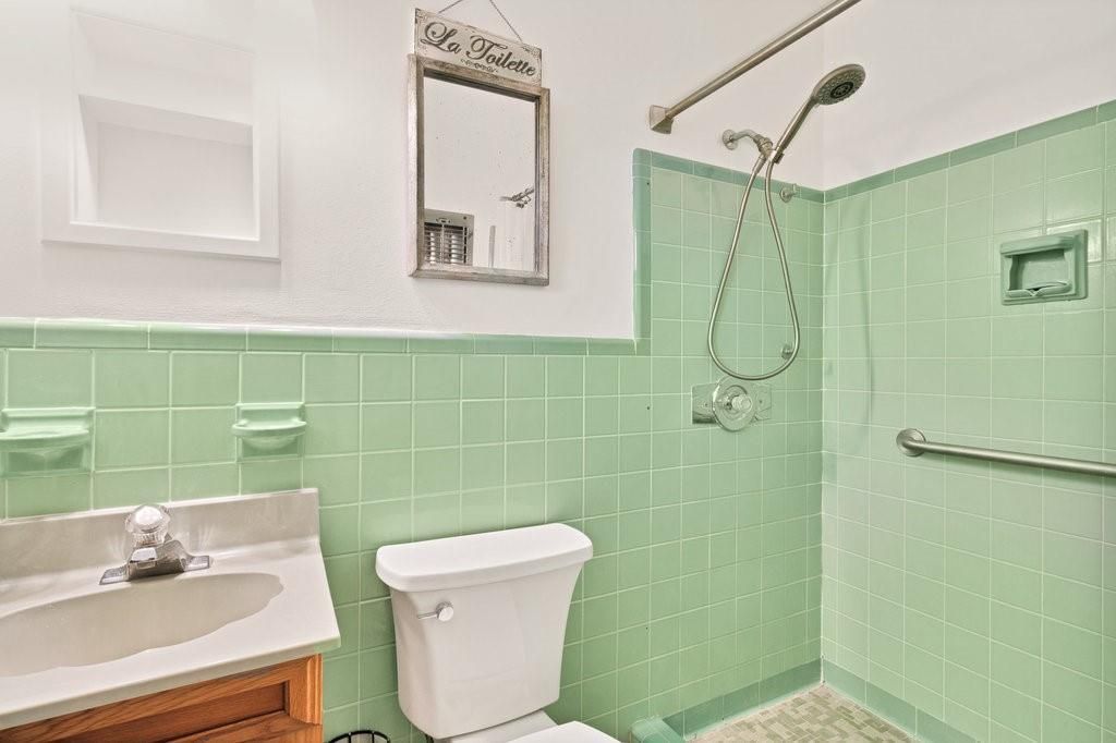 待售: $425,000 (2 贝兹, 2 浴室, 1292 平方英尺)