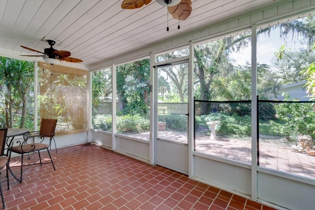 待售: $425,000 (2 贝兹, 2 浴室, 1292 平方英尺)