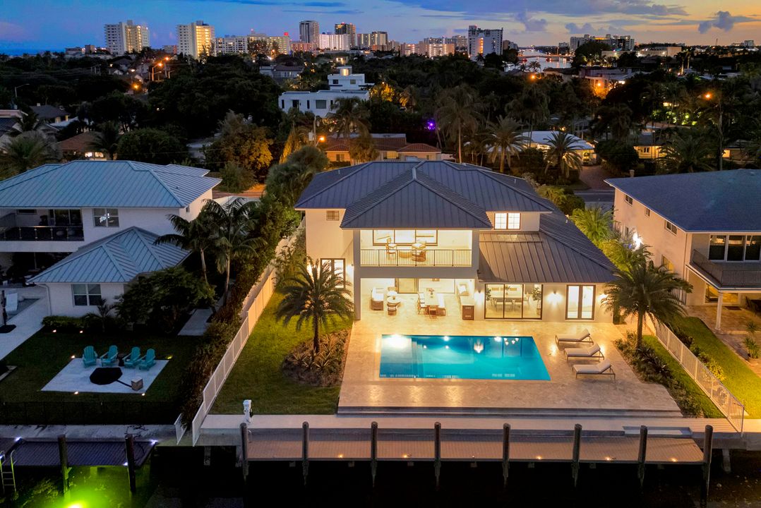 На продажу: $6,499,000 (5 спален, 4 ванн, 3858 Квадратных фут)