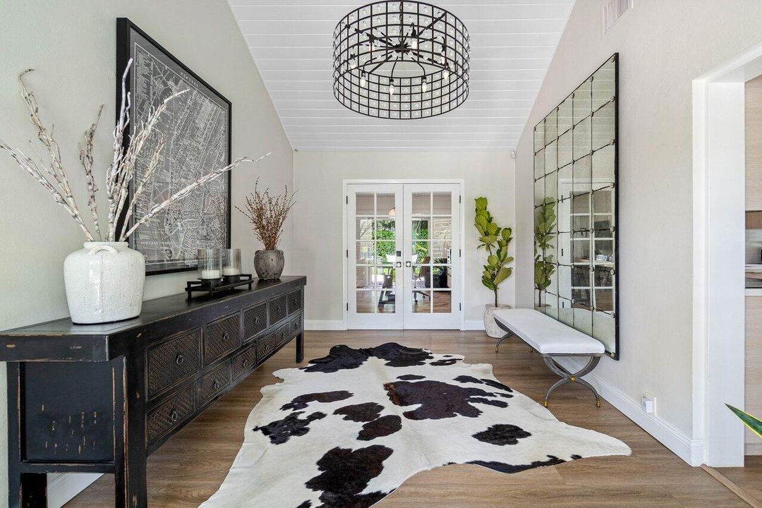 For Sale: $1,450,000 (3 beds, 2 baths, 1662 Square Feet)