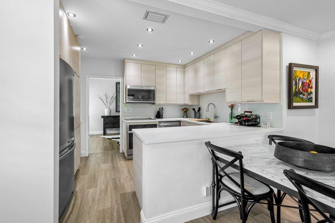 For Sale: $1,450,000 (3 beds, 2 baths, 1662 Square Feet)