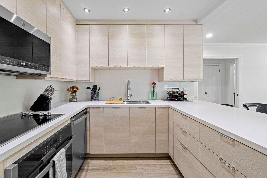 For Sale: $1,450,000 (3 beds, 2 baths, 1662 Square Feet)