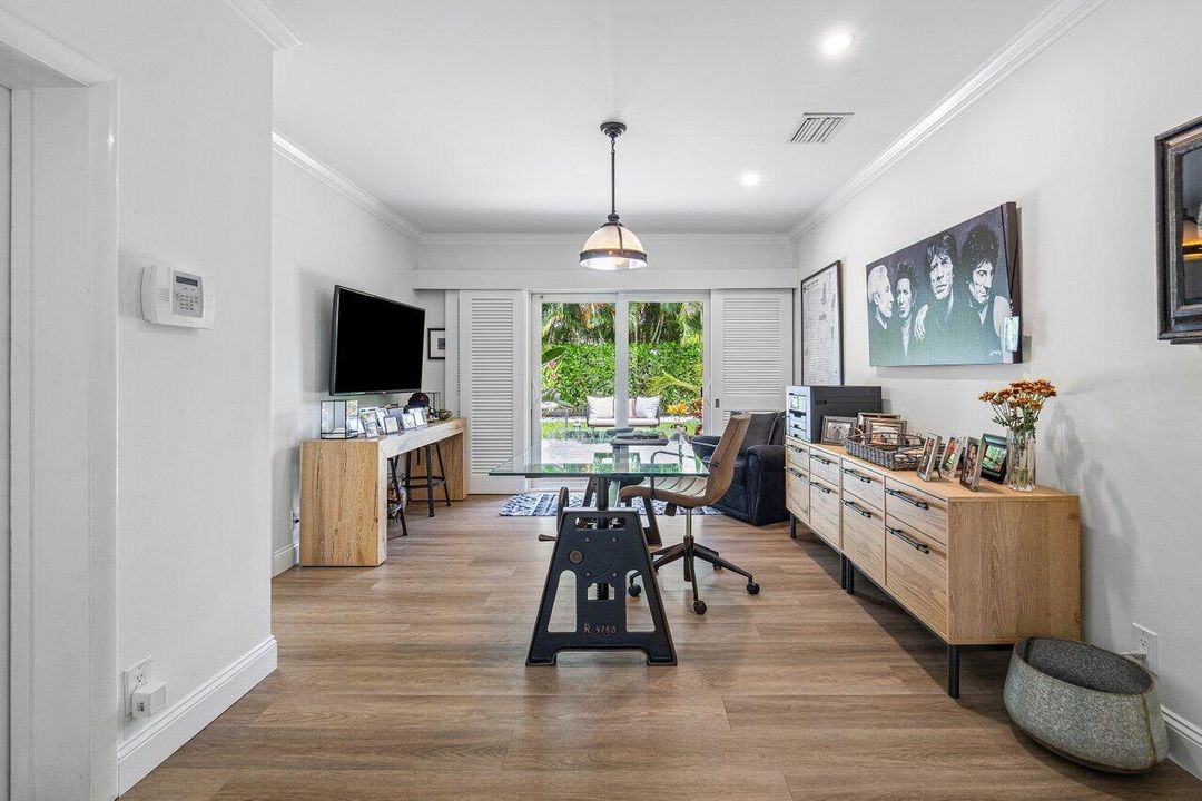 For Sale: $1,450,000 (3 beds, 2 baths, 1662 Square Feet)