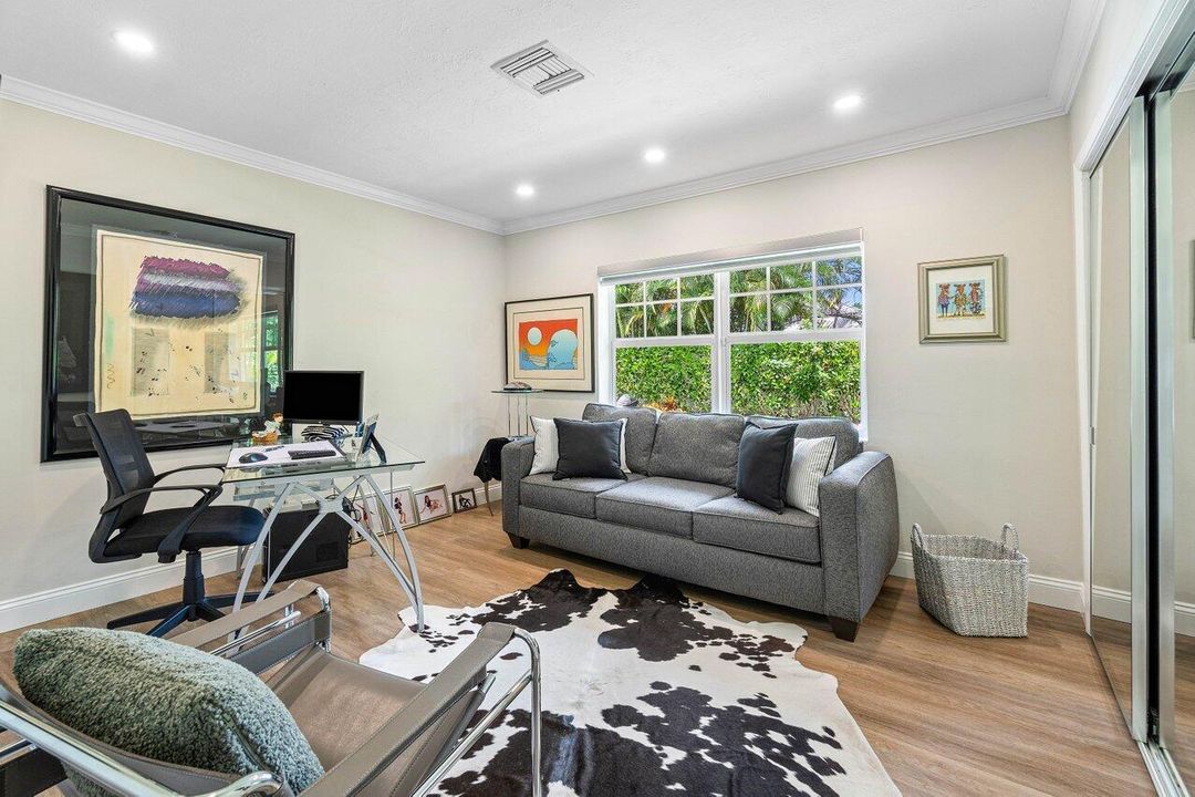 For Sale: $1,450,000 (3 beds, 2 baths, 1662 Square Feet)