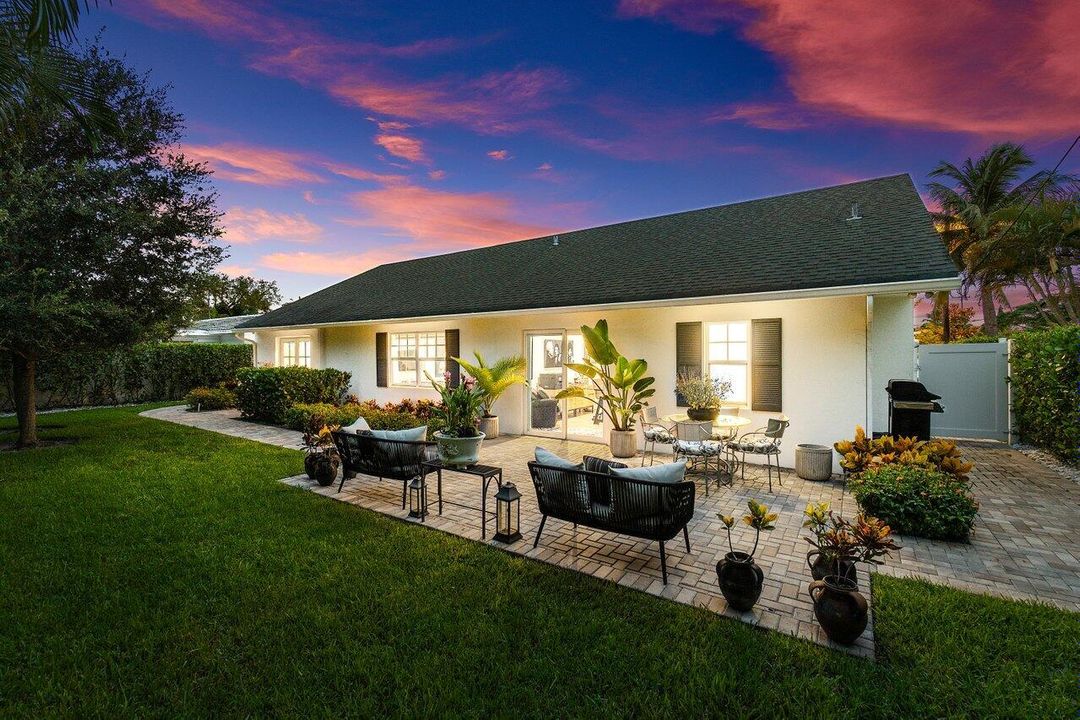 For Sale: $1,450,000 (3 beds, 2 baths, 1662 Square Feet)