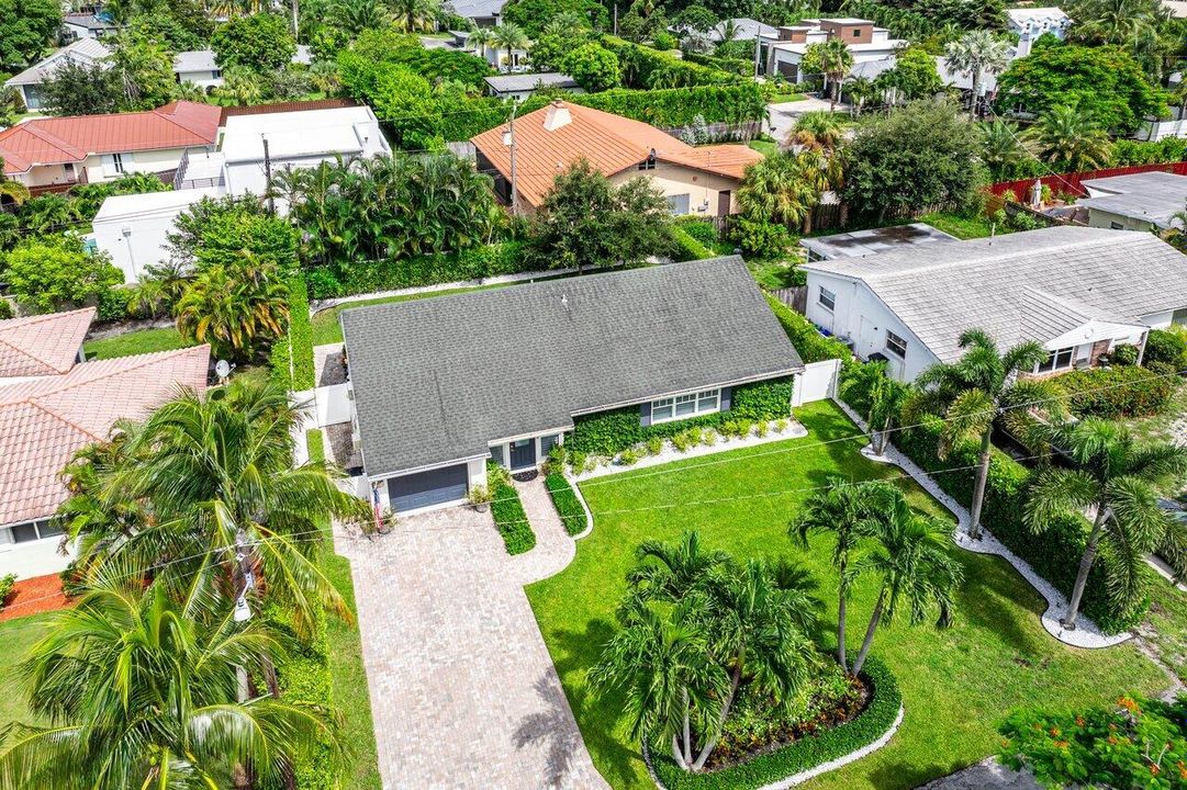 For Sale: $1,450,000 (3 beds, 2 baths, 1662 Square Feet)