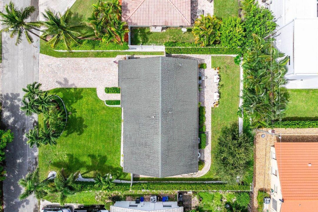 For Sale: $1,450,000 (3 beds, 2 baths, 1662 Square Feet)