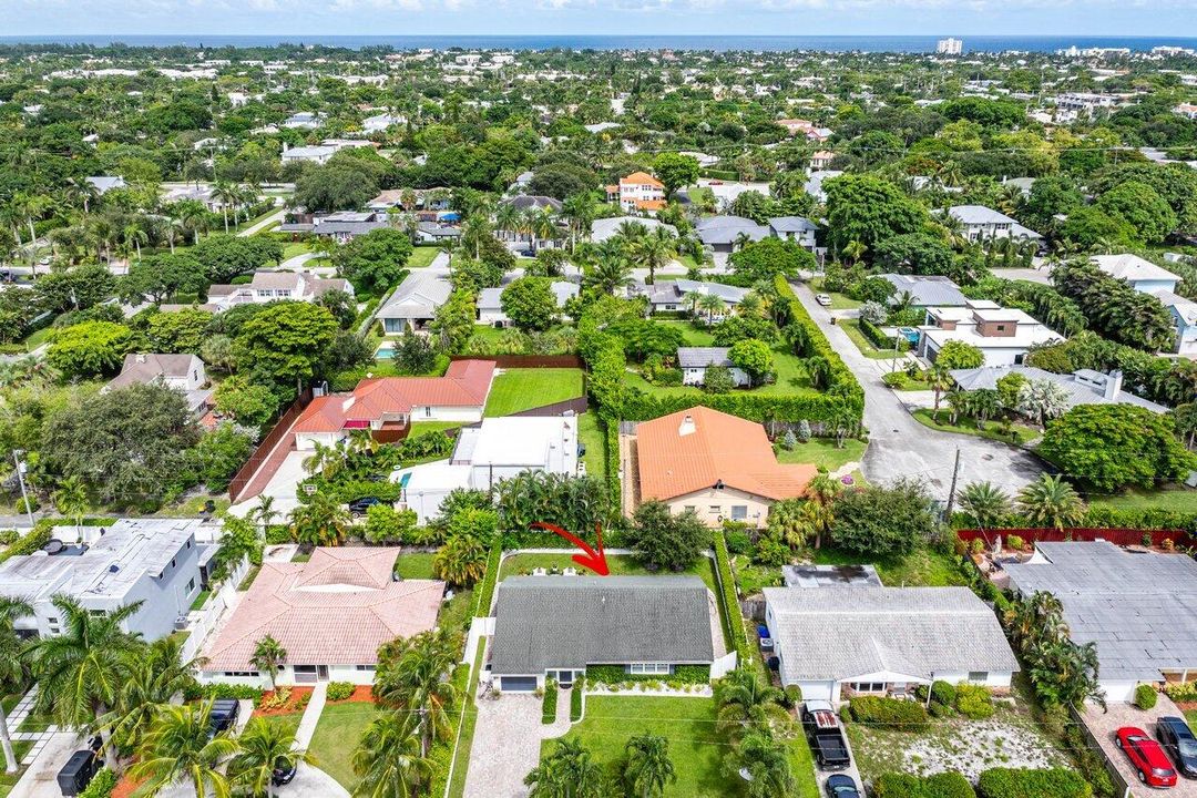 For Sale: $1,450,000 (3 beds, 2 baths, 1662 Square Feet)