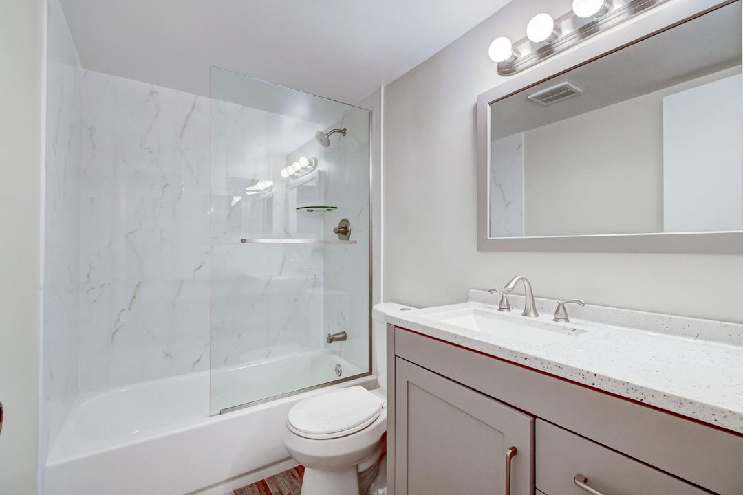 Под контрактом: $275,000 (2 спален, 2 ванн, 1020 Квадратных фут)