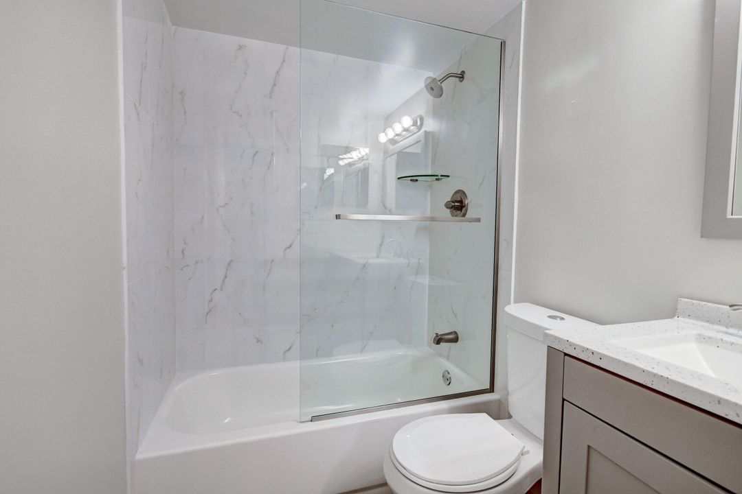 Под контрактом: $275,000 (2 спален, 2 ванн, 1020 Квадратных фут)