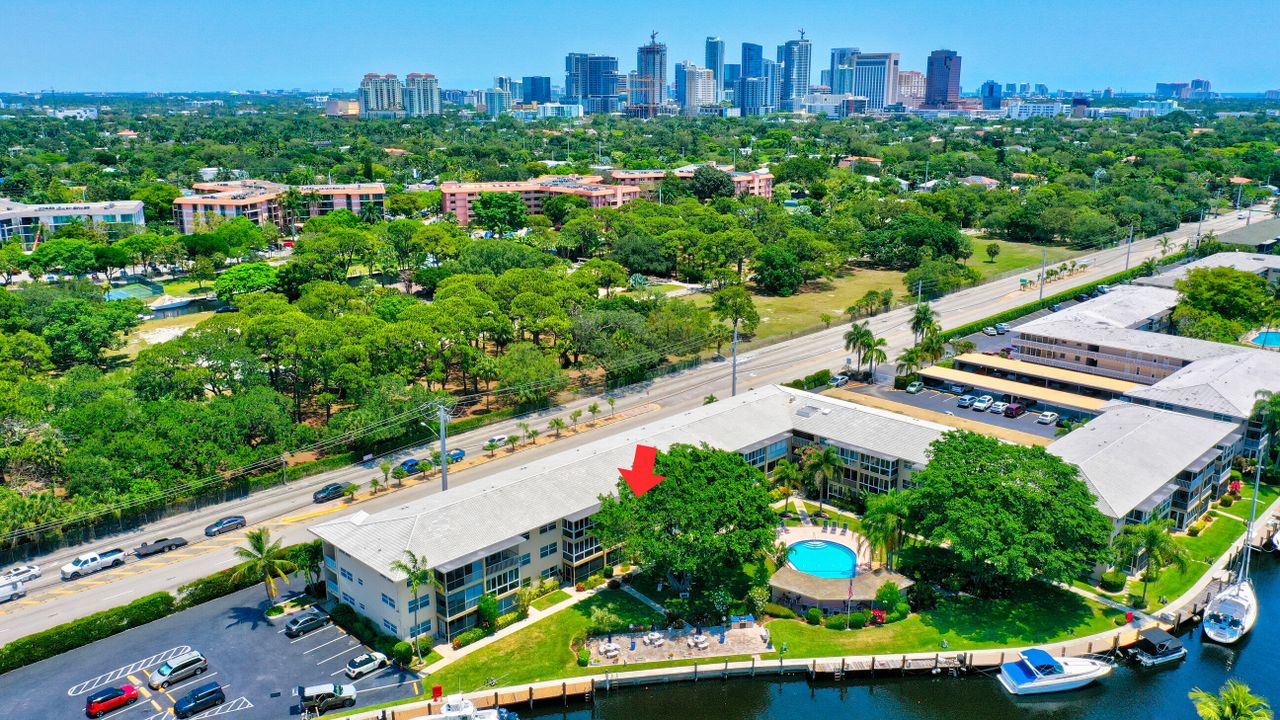 Под контрактом: $275,000 (2 спален, 2 ванн, 1020 Квадратных фут)