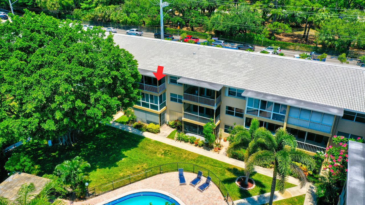 Под контрактом: $275,000 (2 спален, 2 ванн, 1020 Квадратных фут)