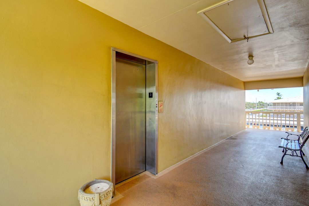 Под контрактом: $275,000 (2 спален, 2 ванн, 1020 Квадратных фут)