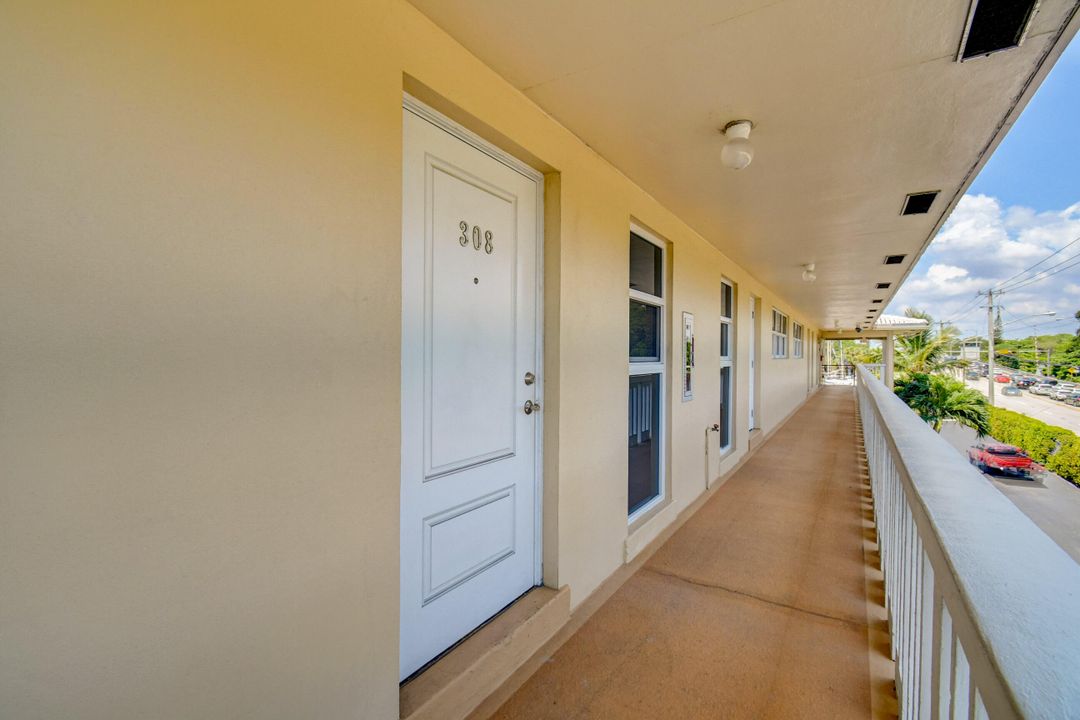 Под контрактом: $275,000 (2 спален, 2 ванн, 1020 Квадратных фут)