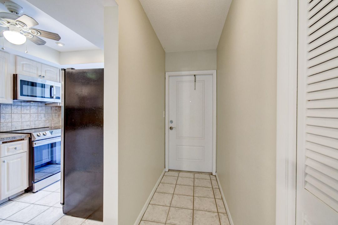 Под контрактом: $275,000 (2 спален, 2 ванн, 1020 Квадратных фут)