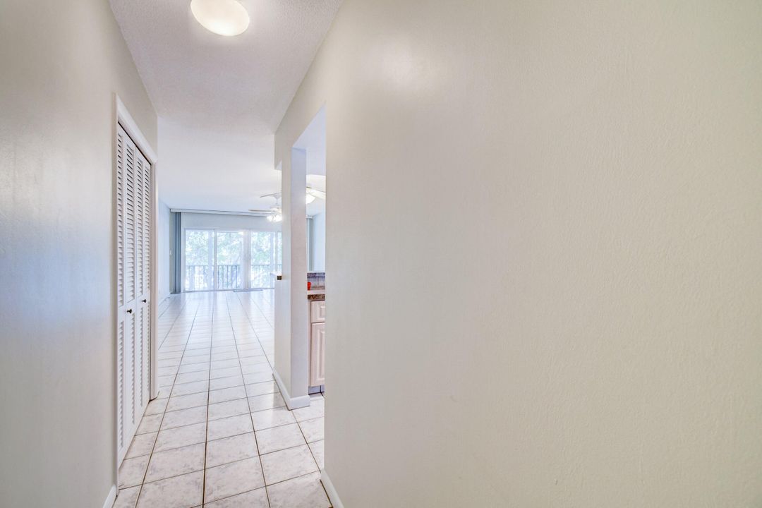 Под контрактом: $275,000 (2 спален, 2 ванн, 1020 Квадратных фут)