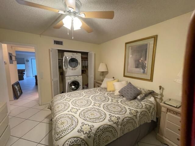 Active With Contract: $2,900 (2 beds, 1 baths, 1156 Square Feet)
