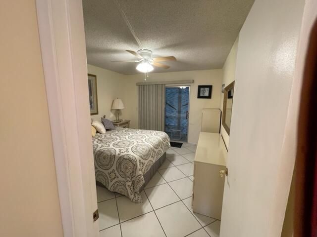 Active With Contract: $2,900 (2 beds, 1 baths, 1156 Square Feet)