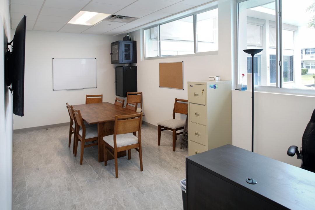 Active With Contract: $2,900 (2 beds, 1 baths, 1156 Square Feet)