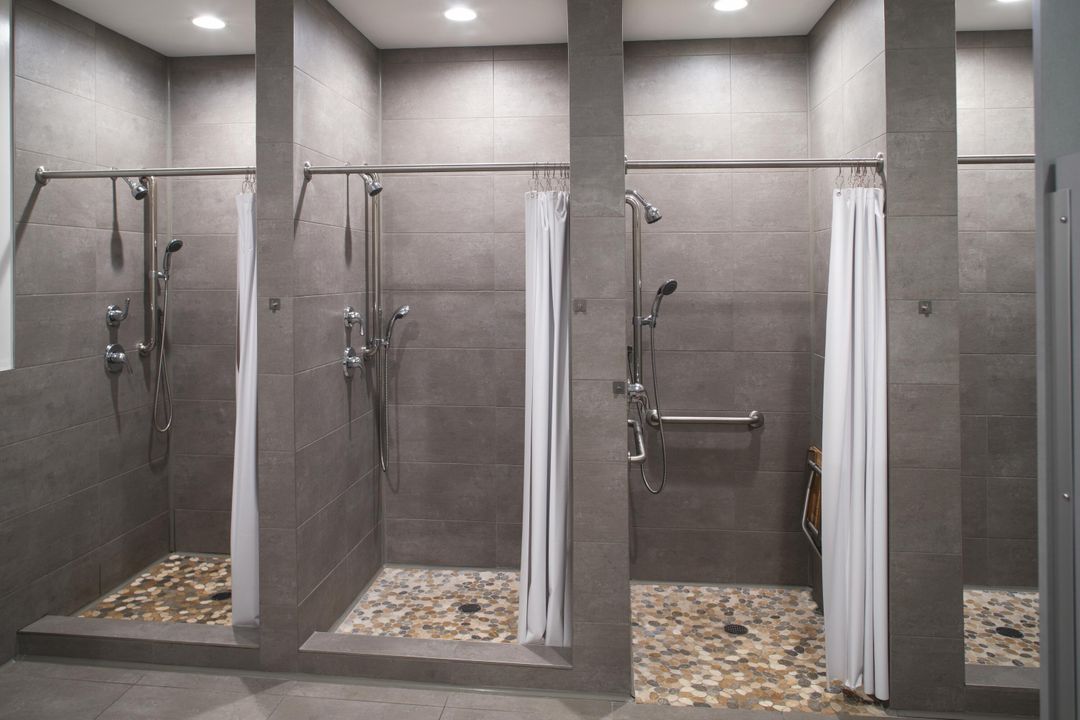 Active With Contract: $2,900 (2 beds, 1 baths, 1156 Square Feet)