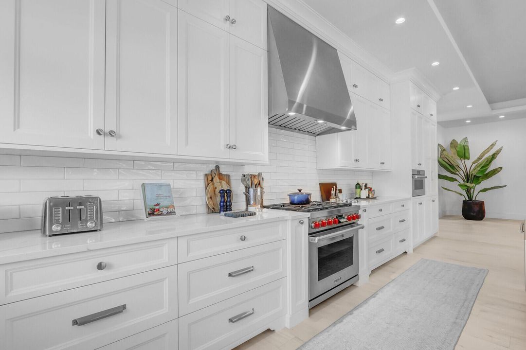 На продажу: $4,900,000 (4 спален, 4 ванн, 2973 Квадратных фут)