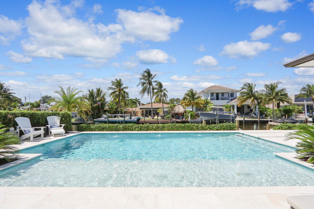 На продажу: $4,900,000 (4 спален, 4 ванн, 2973 Квадратных фут)