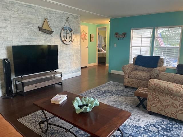 For Sale: $92,500 (2 beds, 2 baths, 1248 Square Feet)