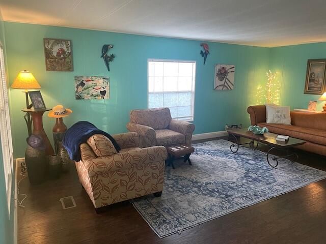 For Sale: $92,500 (2 beds, 2 baths, 1248 Square Feet)