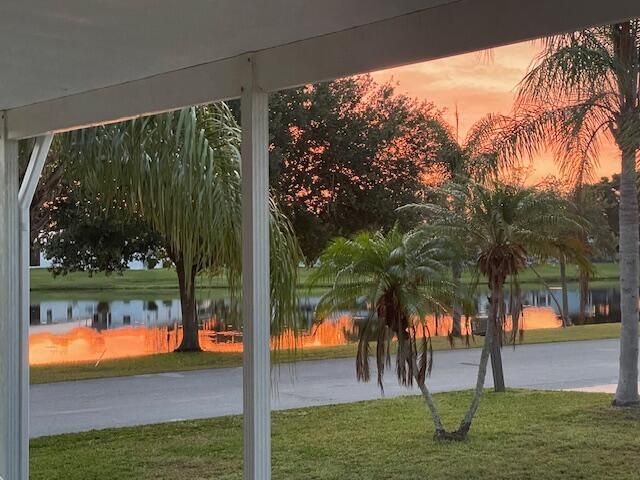 For Sale: $92,500 (2 beds, 2 baths, 1248 Square Feet)