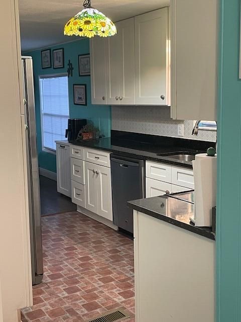 For Sale: $92,500 (2 beds, 2 baths, 1248 Square Feet)