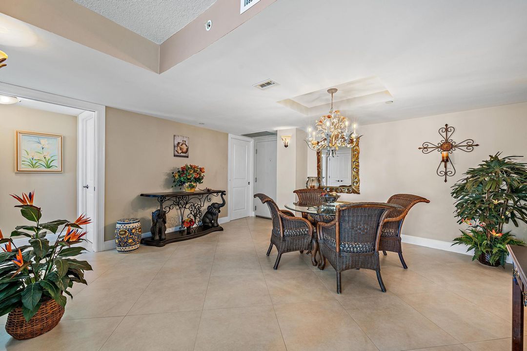 合同活跃: $7,500 (2 贝兹, 2 浴室, 1468 平方英尺)