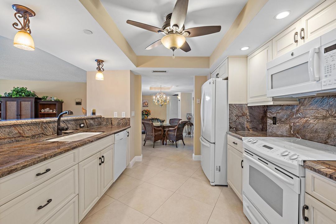 合同活跃: $7,500 (2 贝兹, 2 浴室, 1468 平方英尺)