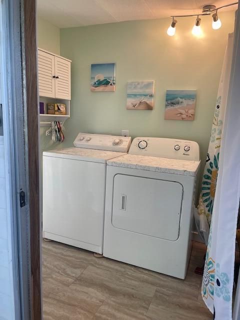 For Sale: $92,500 (2 beds, 2 baths, 1248 Square Feet)