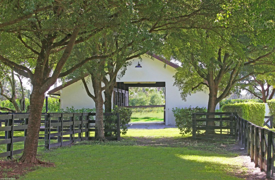 Vendido Recientemente: $5,500,000 (4 camas, 3 baños, 2739 Pies cuadrados)