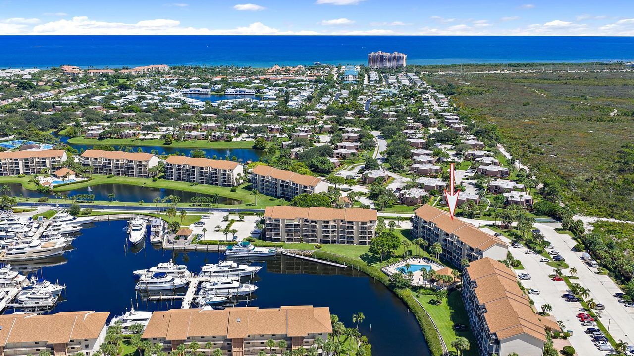 На продажу: $530,000 (2 спален, 2 ванн, 1385 Квадратных фут)