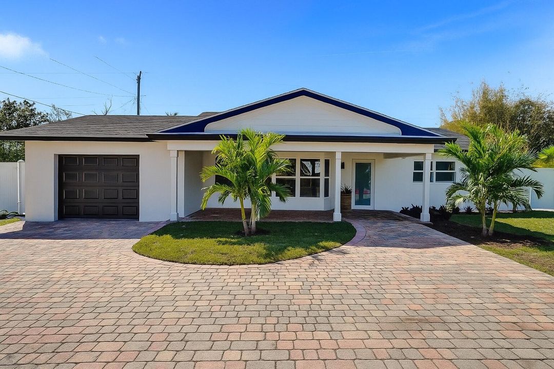 Active With Contract: $765,000 (4 beds, 3 baths, 1555 Square Feet)