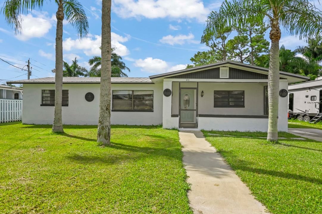 Под контрактом: $400,000 (3 спален, 2 ванн, 1224 Квадратных фут)