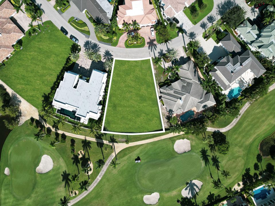 For Sale: $22,950,000 (7 beds, 8 baths, 9370 Square Feet)