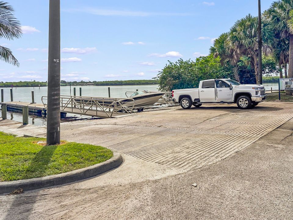 Под контрактом: $400,000 (3 спален, 2 ванн, 1224 Квадратных фут)