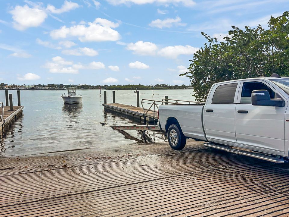 Под контрактом: $400,000 (3 спален, 2 ванн, 1224 Квадратных фут)