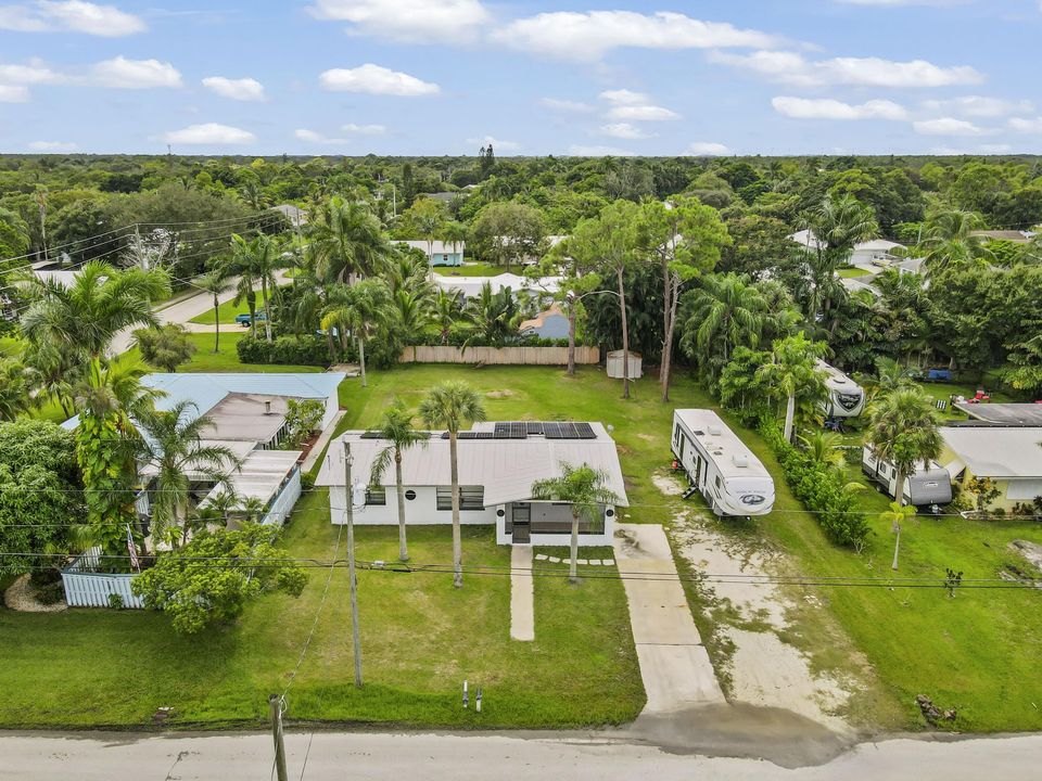 Под контрактом: $400,000 (3 спален, 2 ванн, 1224 Квадратных фут)