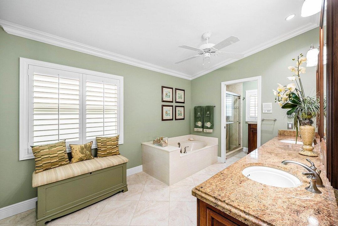 Active With Contract: $949,000 (4 beds, 2 baths, 2595 Square Feet)