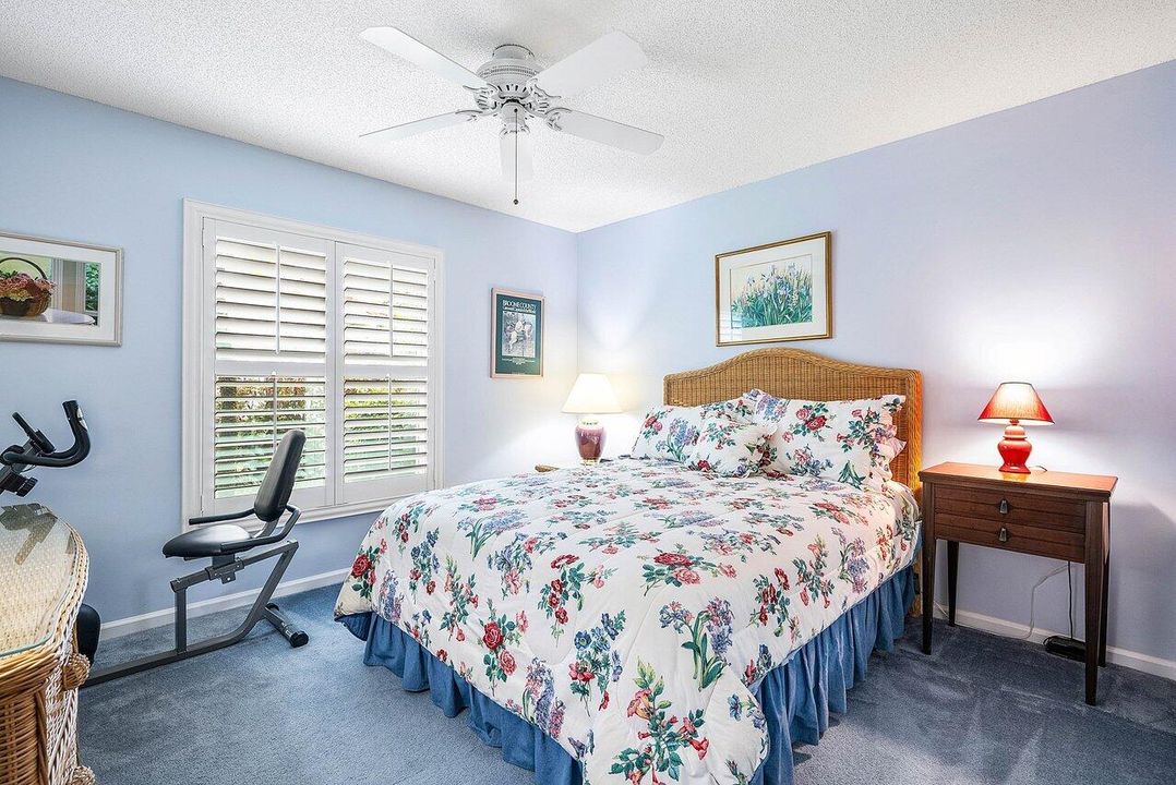 Active With Contract: $949,000 (4 beds, 2 baths, 2595 Square Feet)