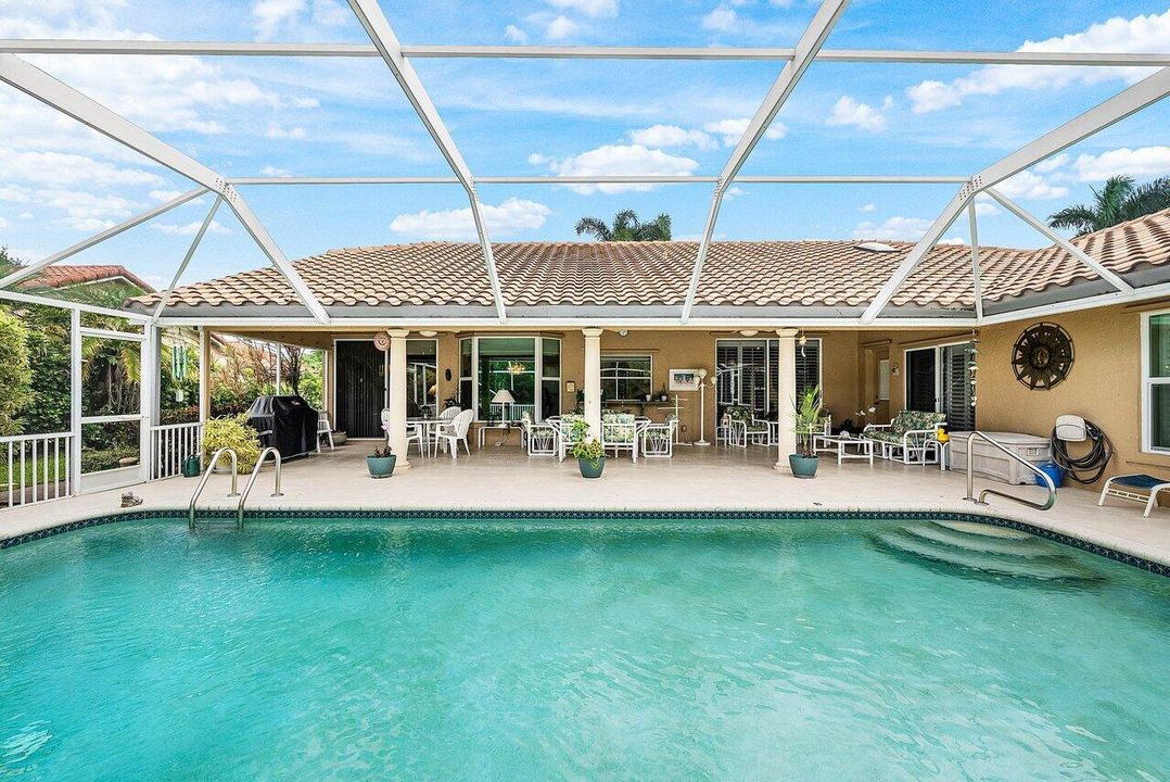 Active With Contract: $949,000 (4 beds, 2 baths, 2595 Square Feet)